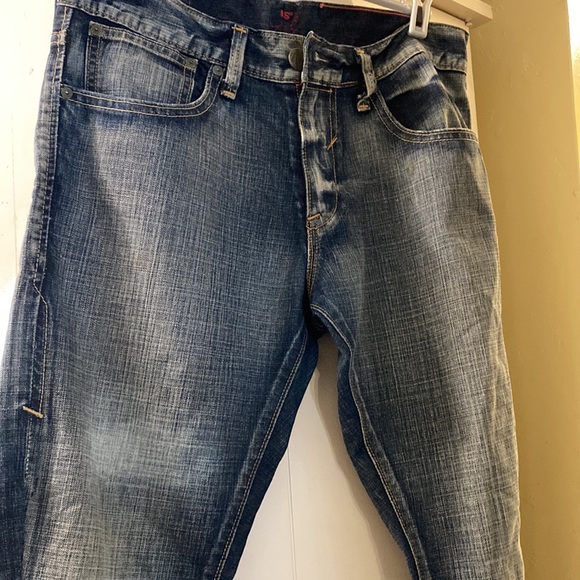 Original Red Levi’s an ICONIC pant - Picture 2 of 10